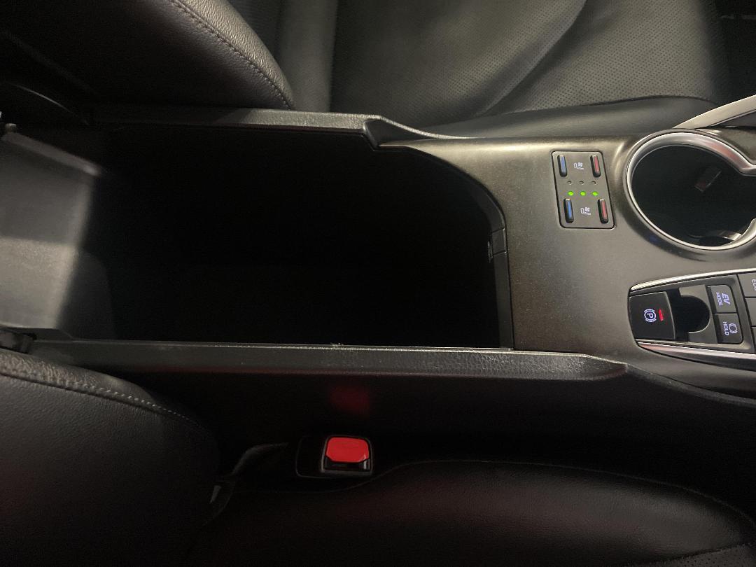 Photo '33' of Toyota Camry