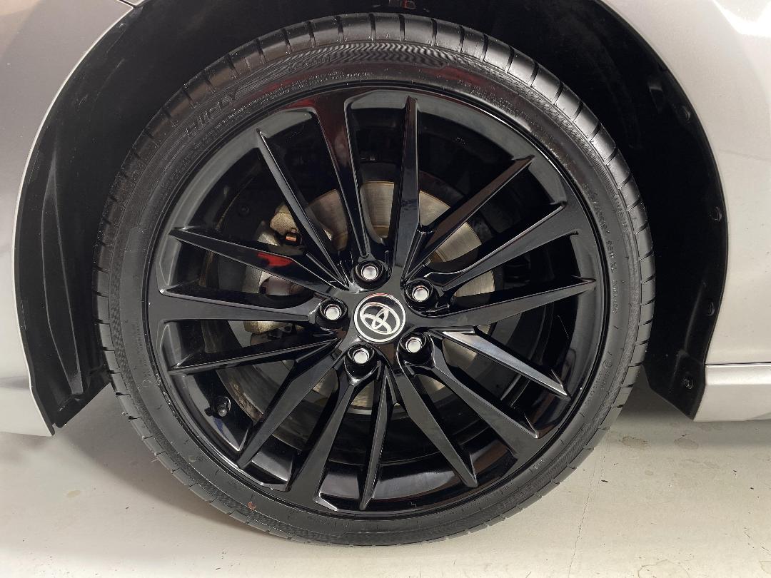 Photo '10' of Toyota Camry