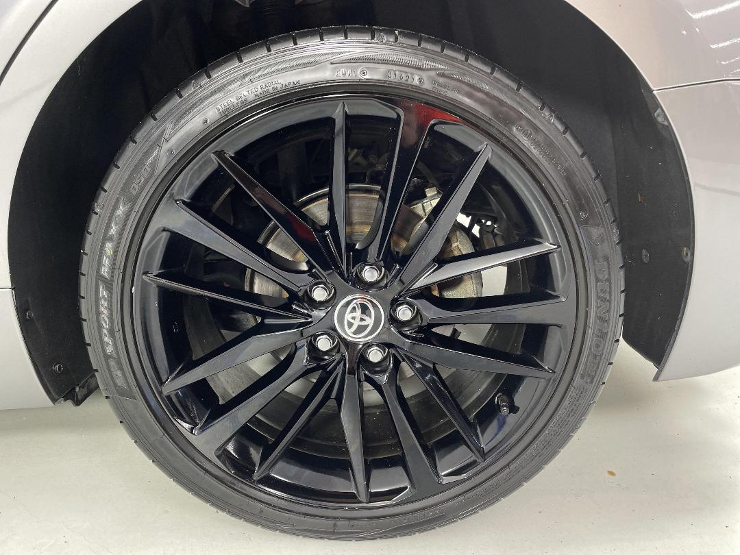 Photo '11' of Toyota Camry