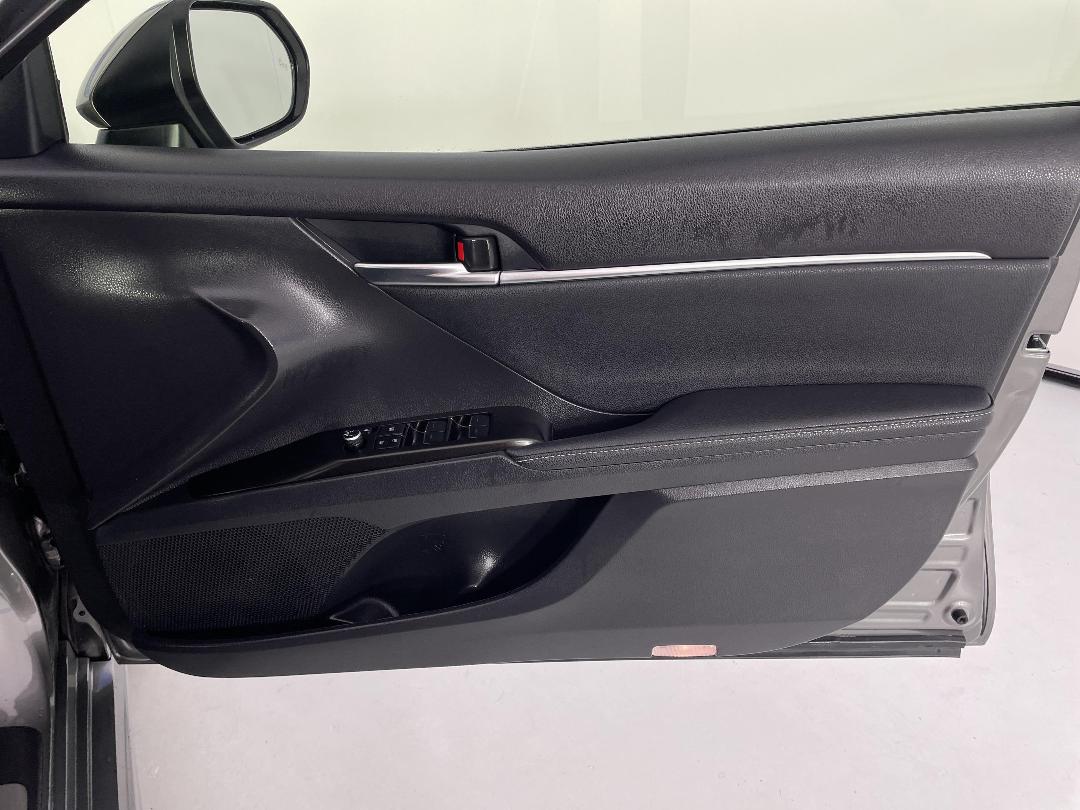 Photo '15' of Toyota Camry