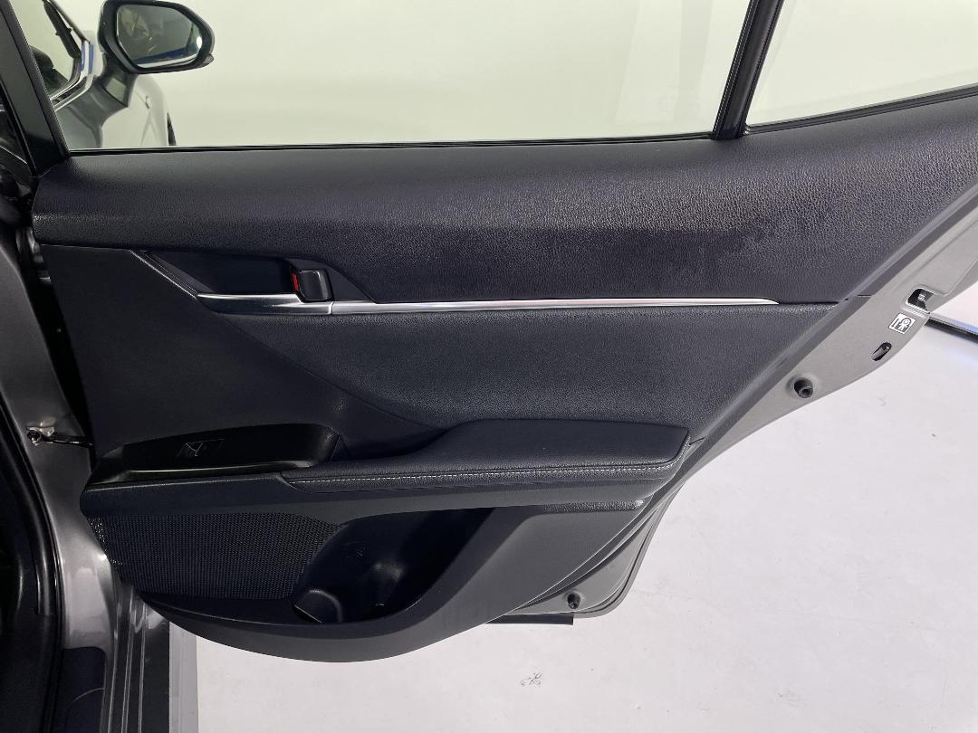 Photo '19' of Toyota Camry