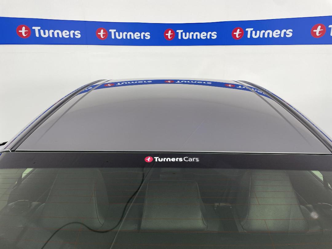 Photo '32' of Toyota Camry