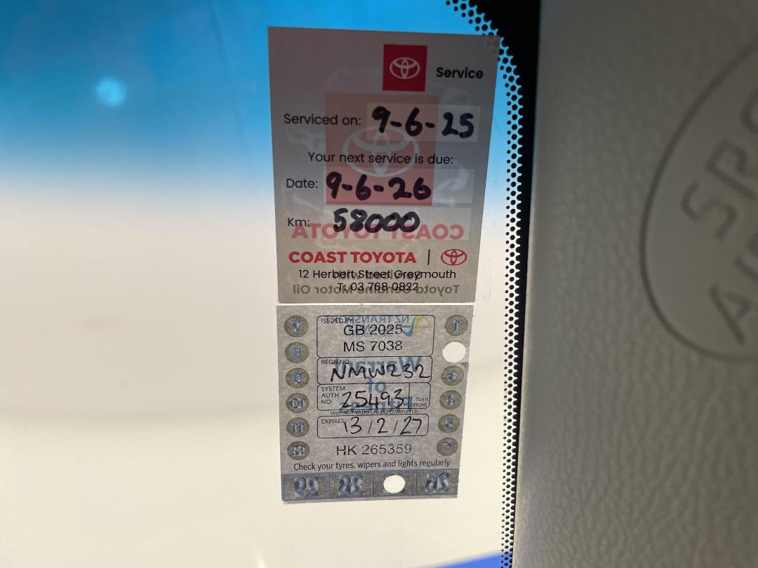 Photo '30' of Toyota Camry