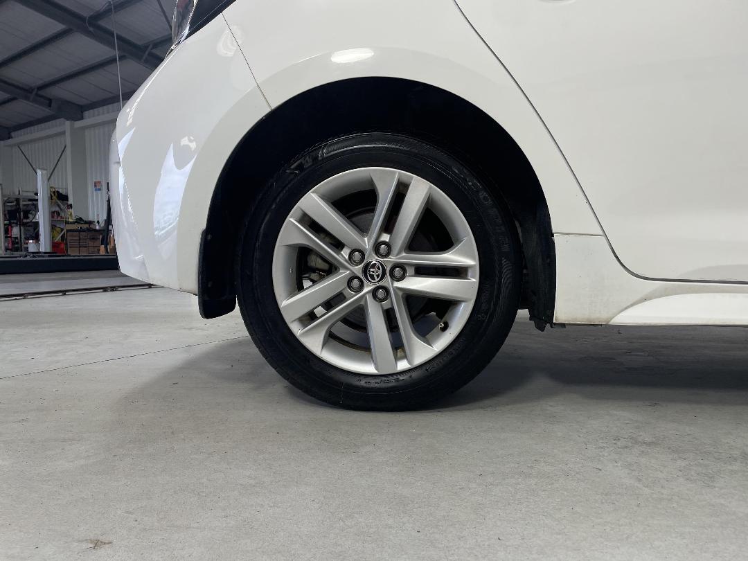 Photo '12' of Toyota Corolla