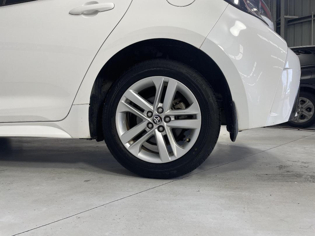 Photo '11' of Toyota Corolla