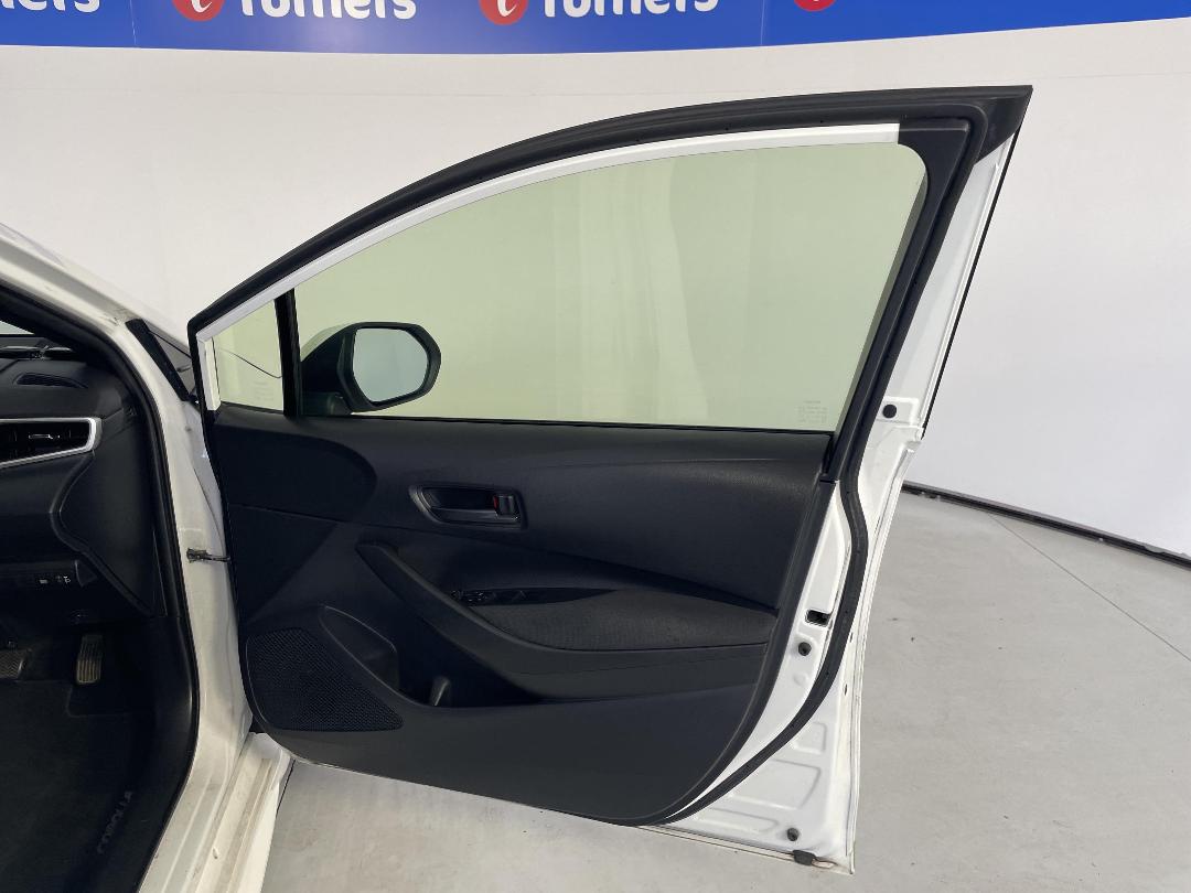 Photo '15' of Toyota Corolla Photo '15' of Toyota Corolla