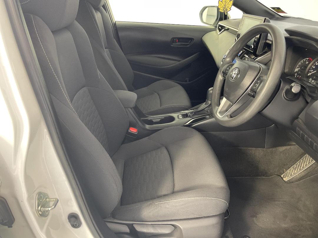 Photo '16' of Toyota Corolla Photo '16' of Toyota Corolla