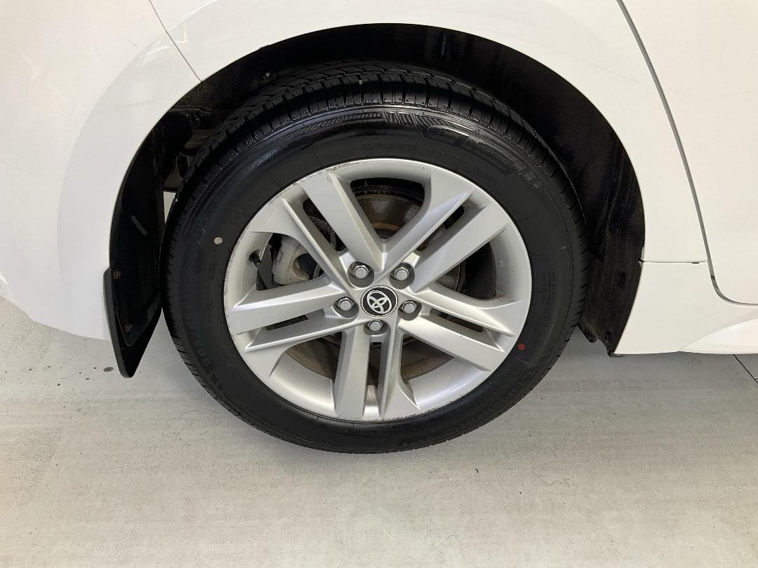 Photo '12' of Toyota Corolla