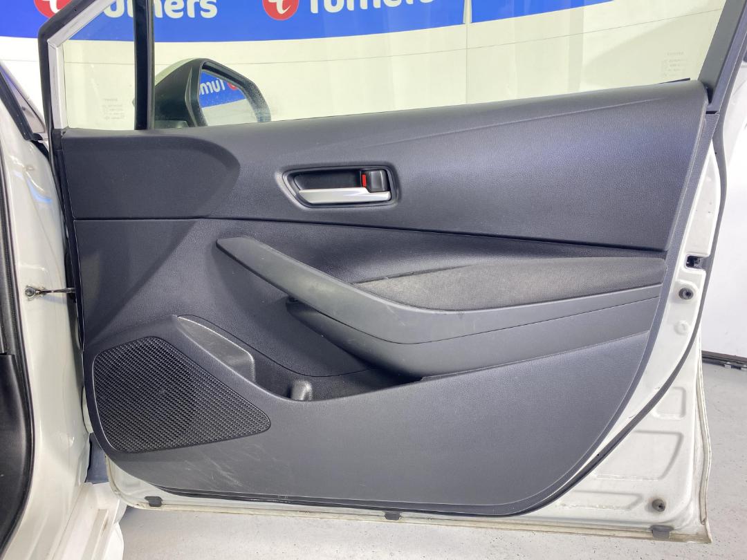 Photo '15' of Toyota Corolla Photo '15' of Toyota Corolla