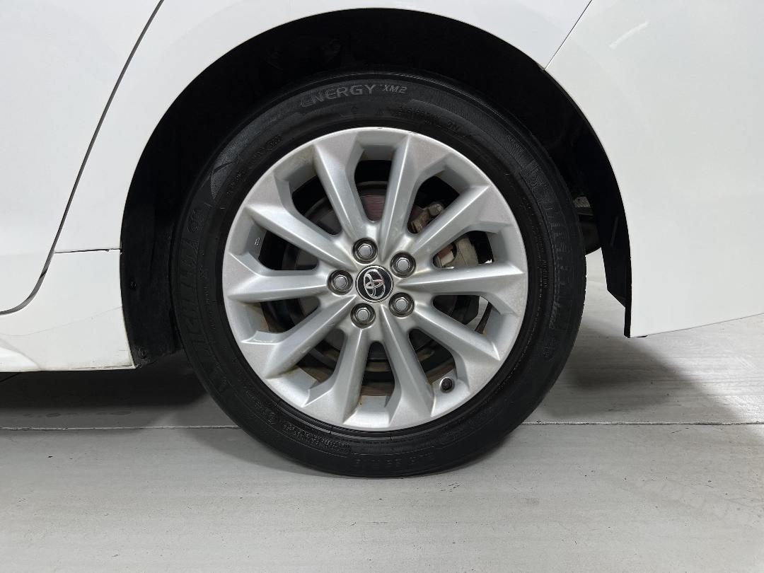 Photo '11' of Toyota Corolla