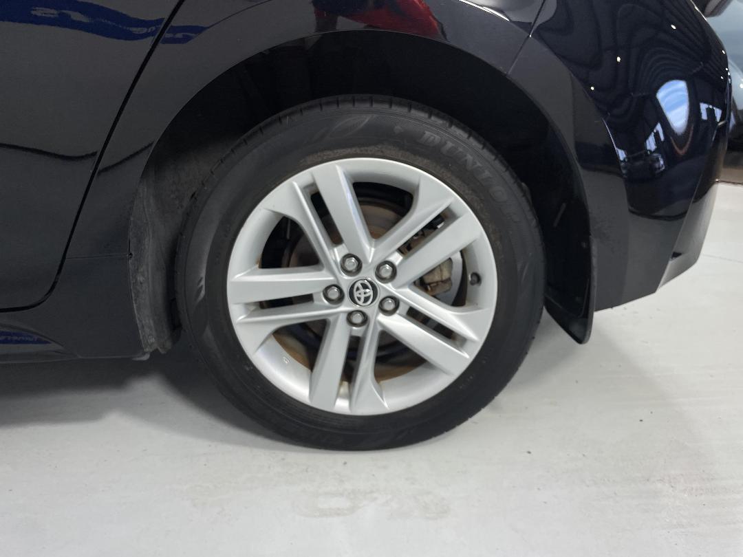 Photo '11' of Toyota Corolla