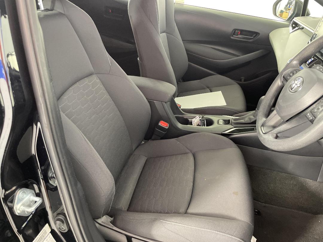 Photo '16' of Toyota Corolla