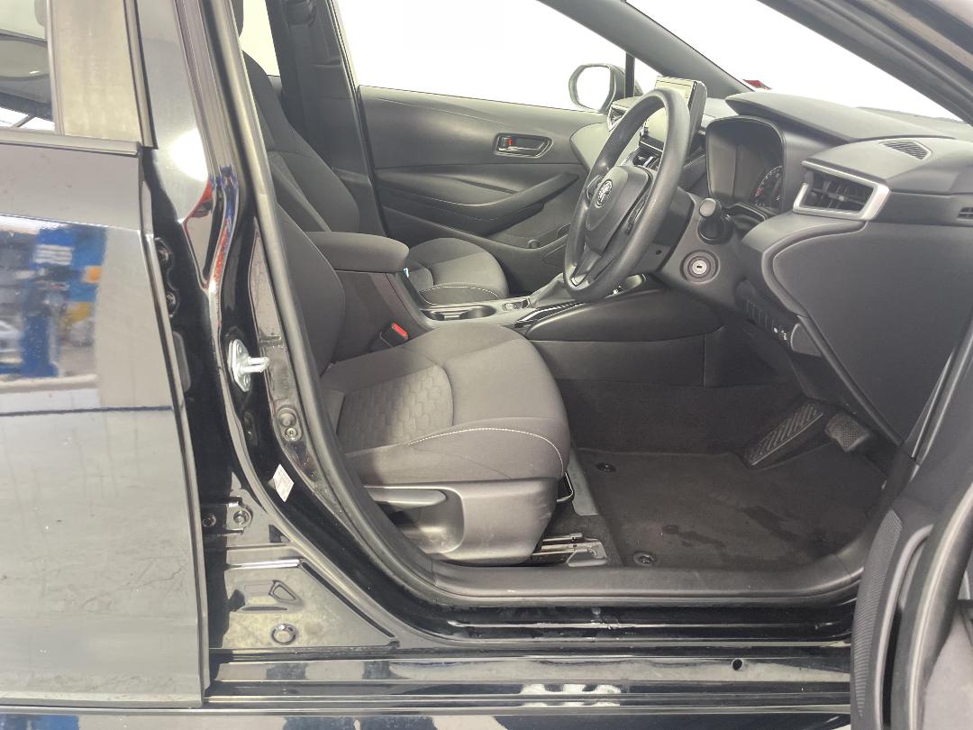 Photo '16' of Toyota Corolla