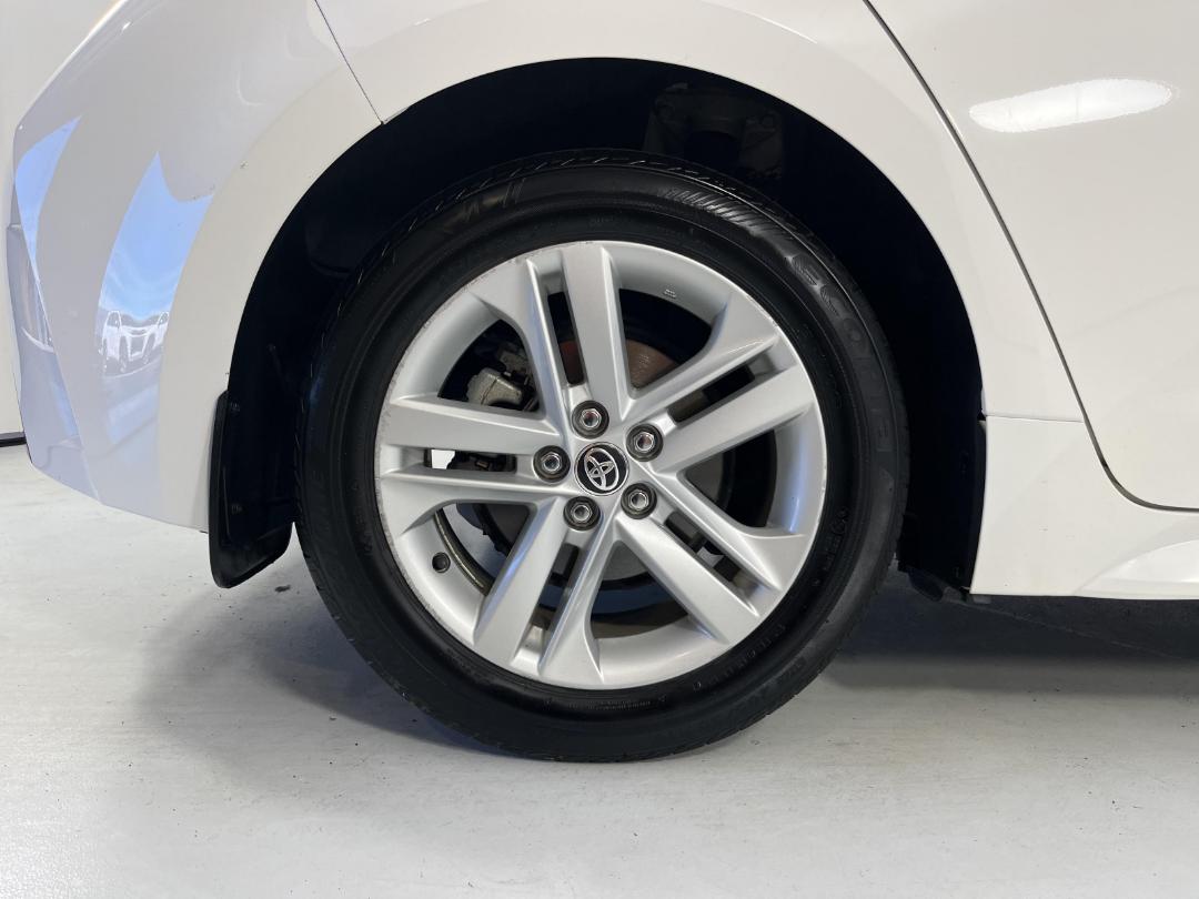 Photo '12' of Toyota Corolla