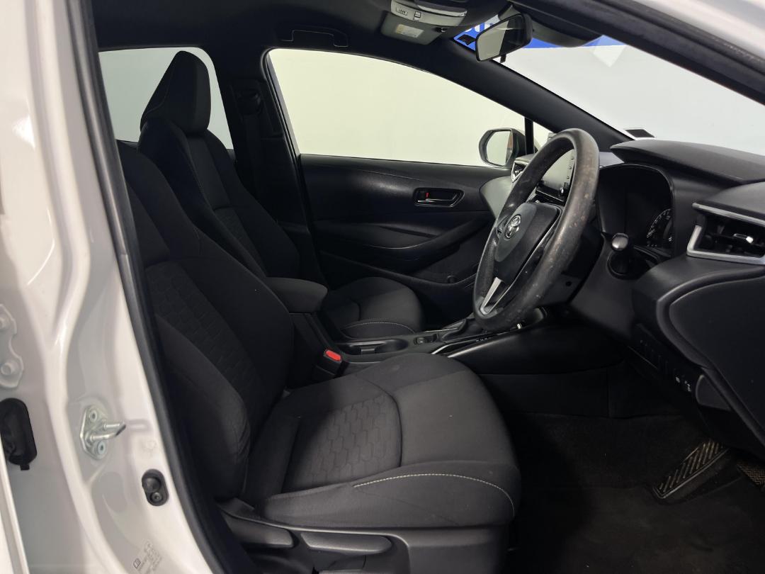 Photo '16' of Toyota Corolla