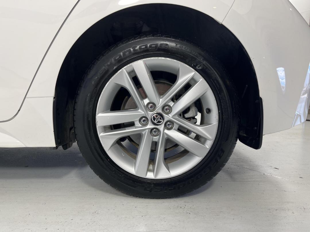 Photo '11' of Toyota Corolla