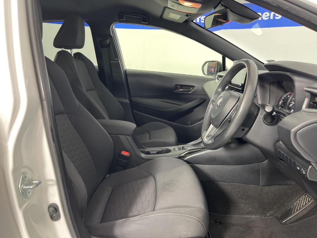 Photo '16' of Toyota Corolla