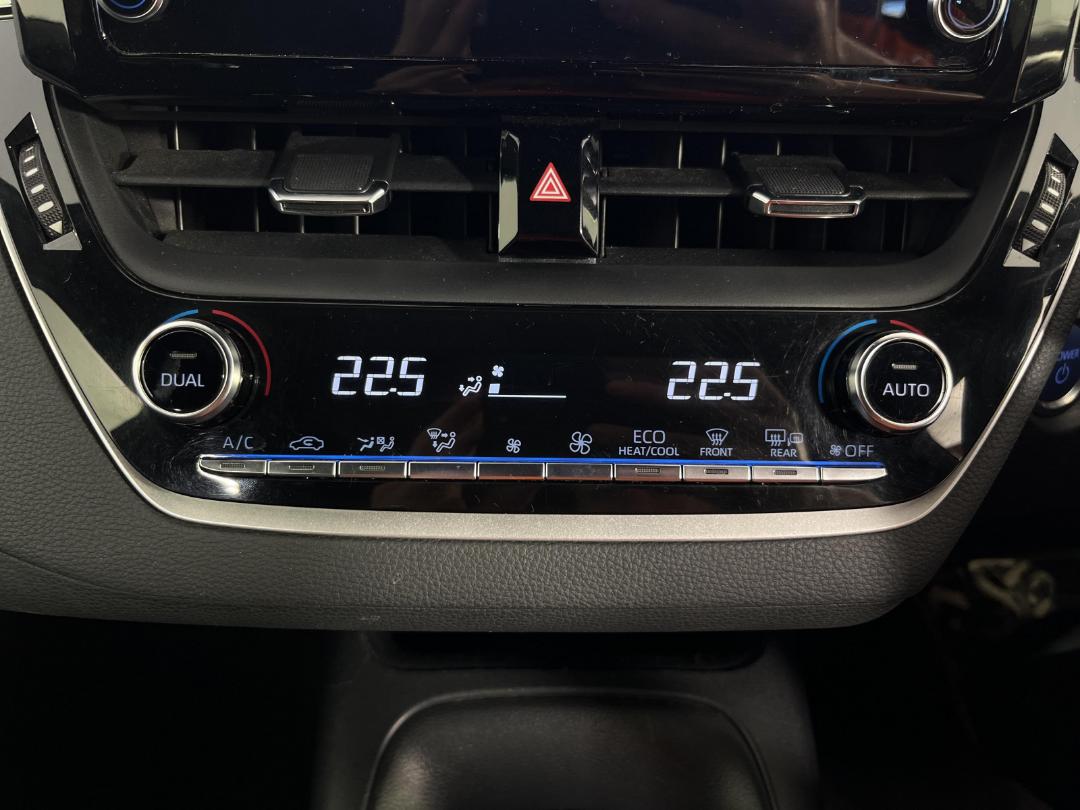 Photo '29' of Toyota Corolla