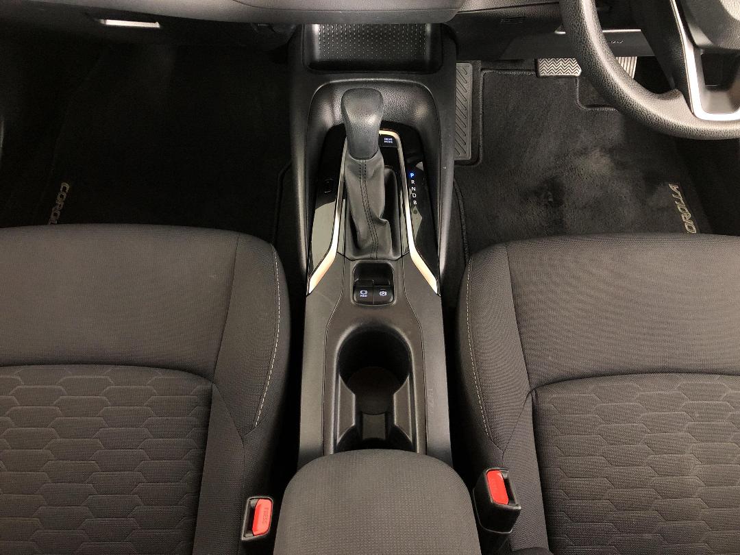 Photo '18' of Toyota Corolla