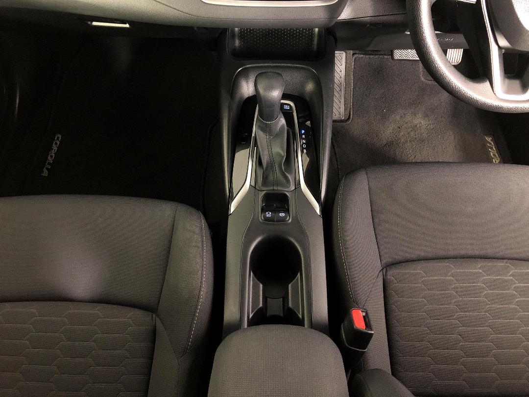 Photo '18' of Toyota Corolla