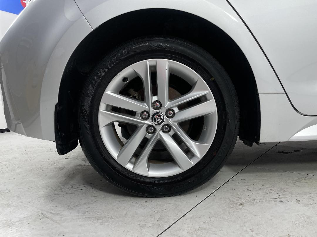 Photo '12' of Toyota Corolla