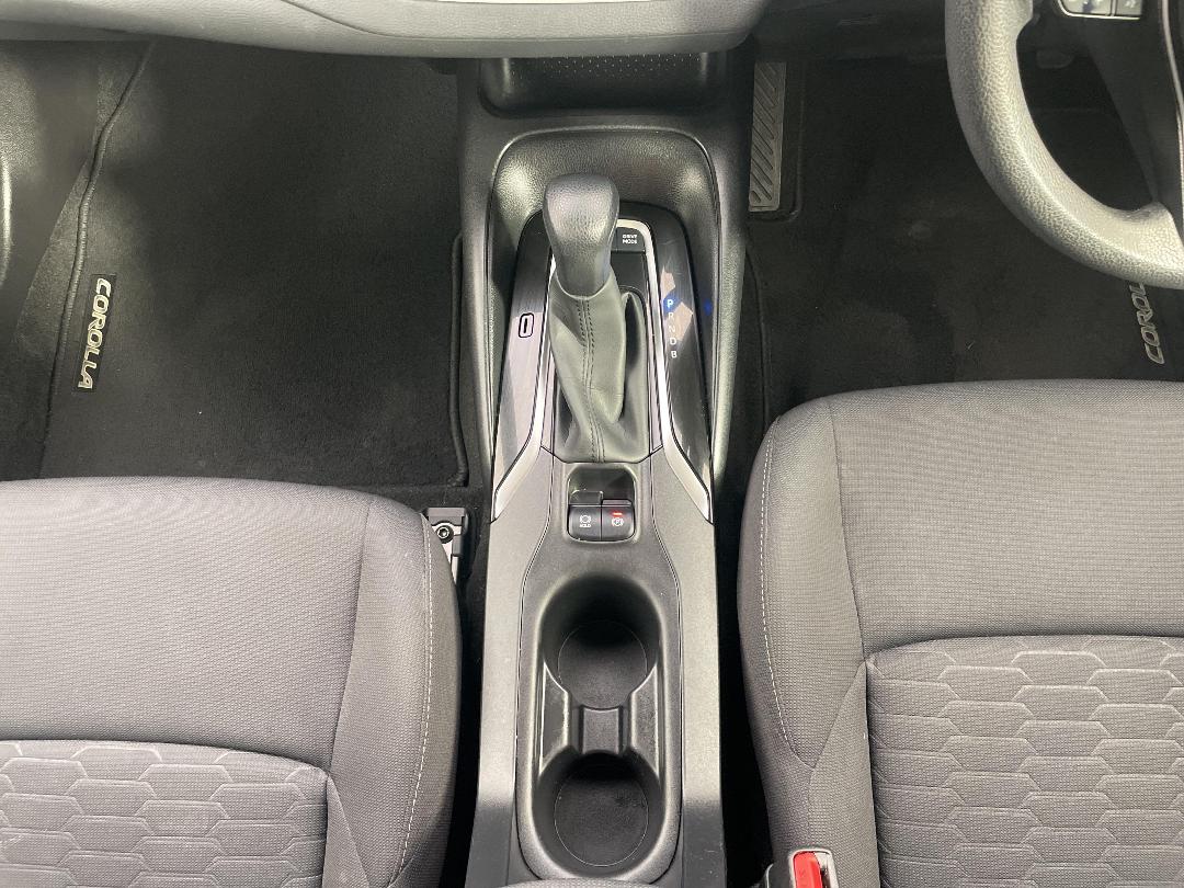 Photo '18' of Toyota Corolla