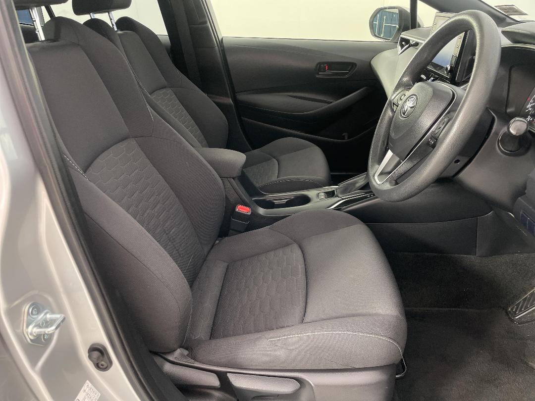 Photo '16' of Toyota Corolla