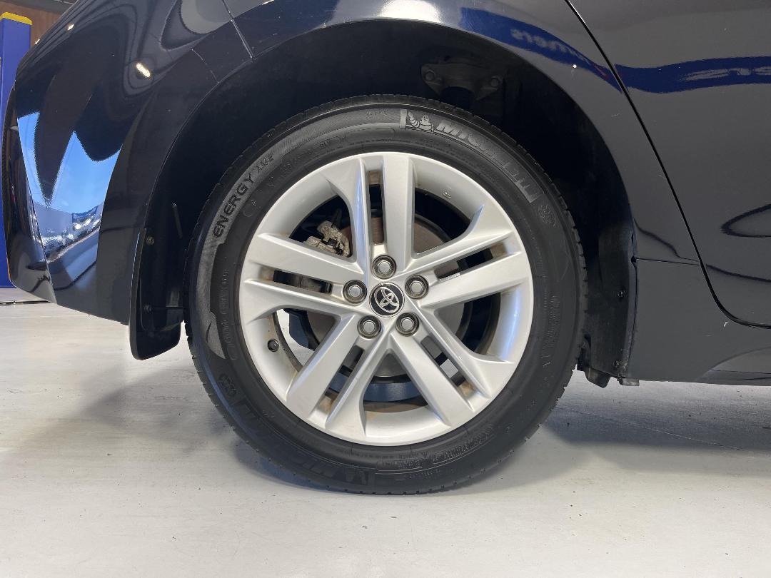 Photo '12' of Toyota Corolla