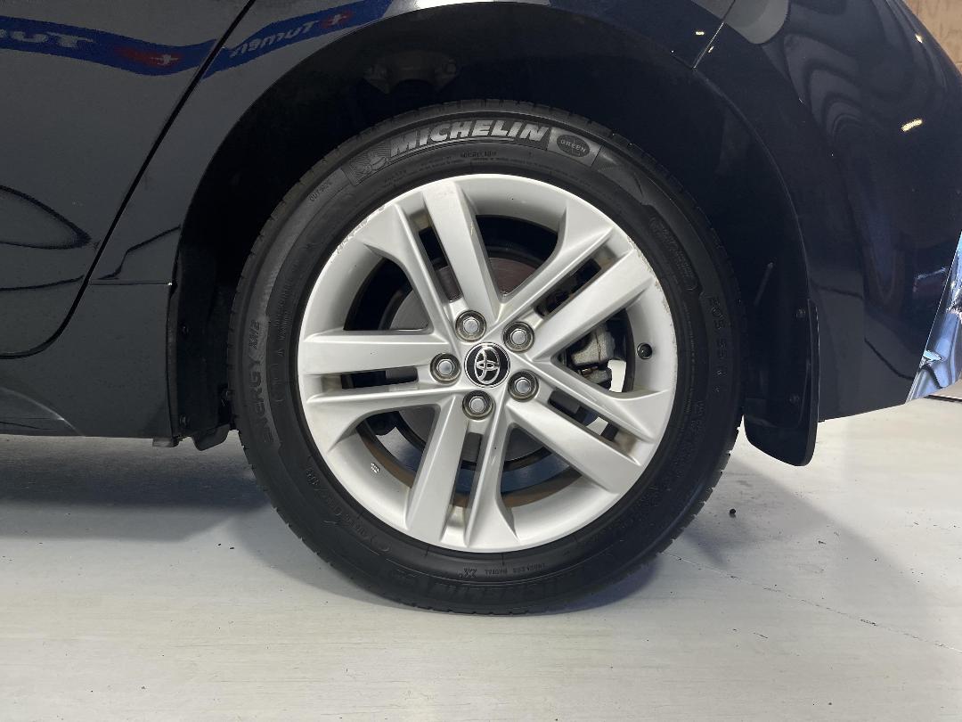 Photo '11' of Toyota Corolla