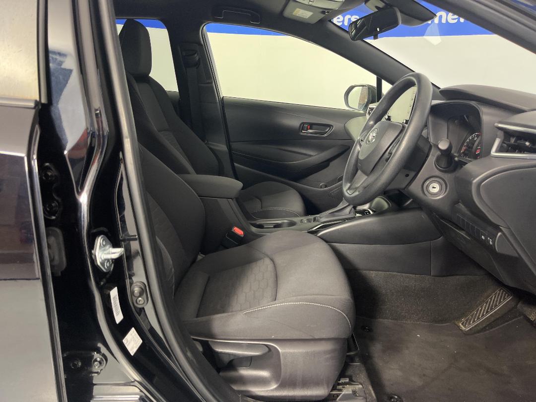 Photo '16' of Toyota Corolla