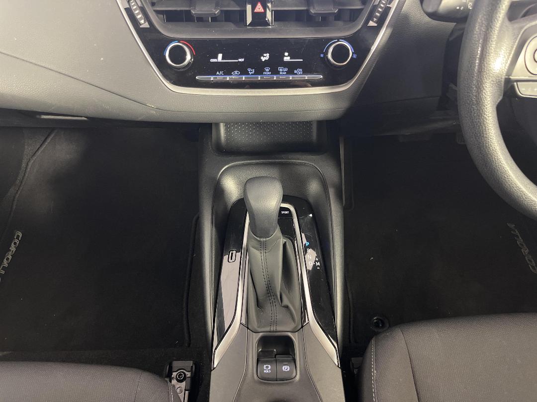 Photo '18' of Toyota Corolla