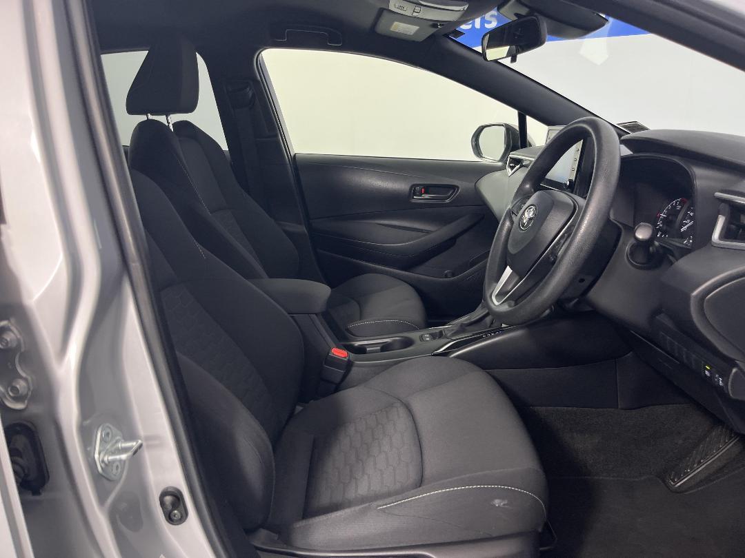 Photo '16' of Toyota Corolla Photo '16' of Toyota Corolla