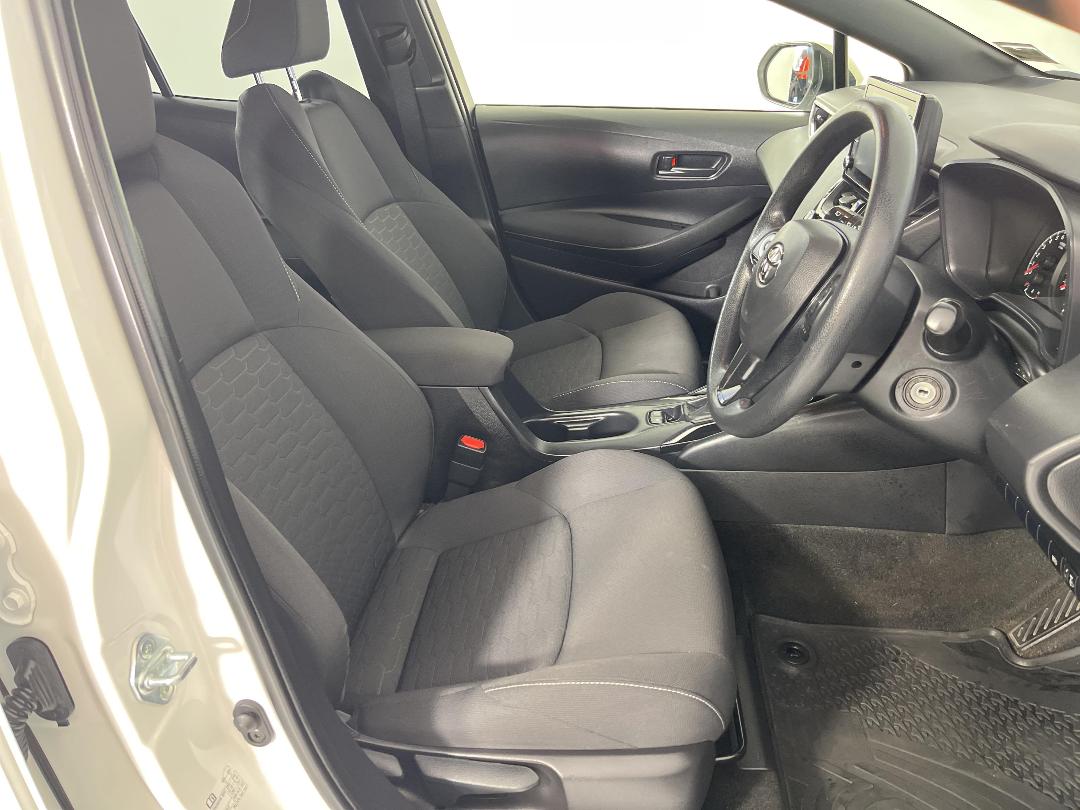 Photo '16' of Toyota Corolla