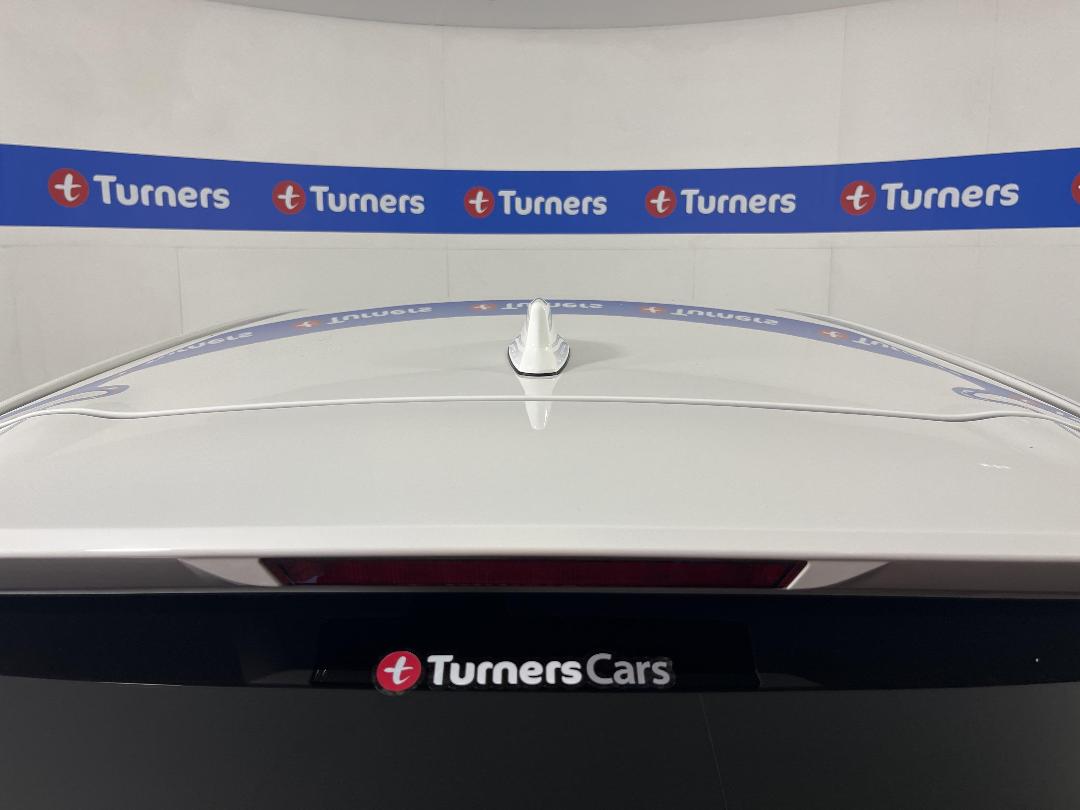 Photo '28' of Toyota Corolla