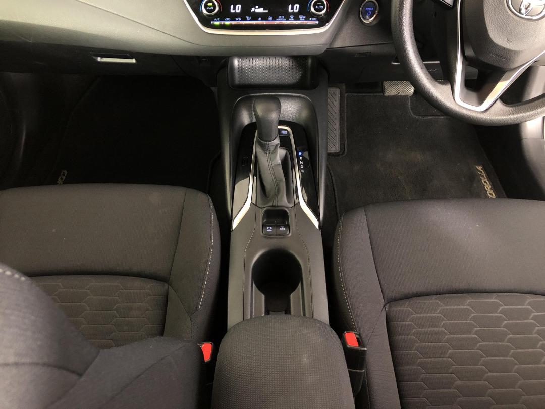 Photo '18' of Toyota Corolla Photo '18' of Toyota Corolla