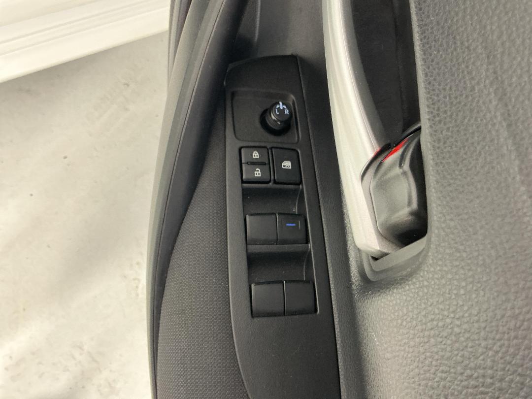 Photo '23' of Toyota Corolla