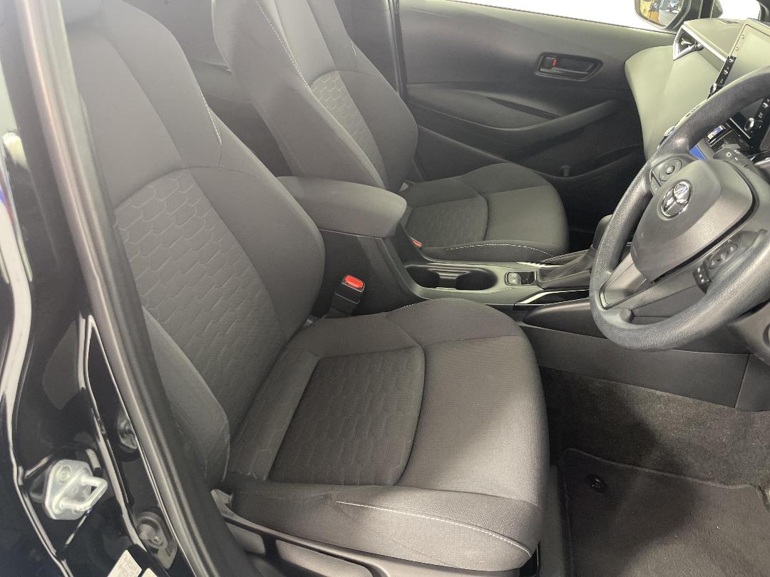 Photo '16' of Toyota Corolla Photo '16' of Toyota Corolla