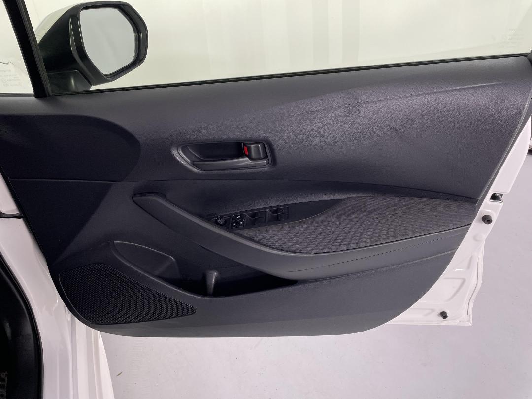 Photo '15' of Toyota Corolla Photo '15' of Toyota Corolla