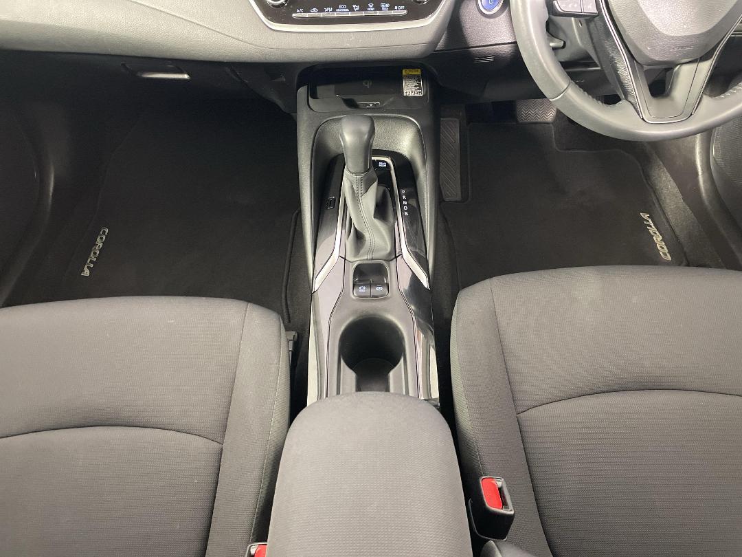 Photo '18' of Toyota Corolla