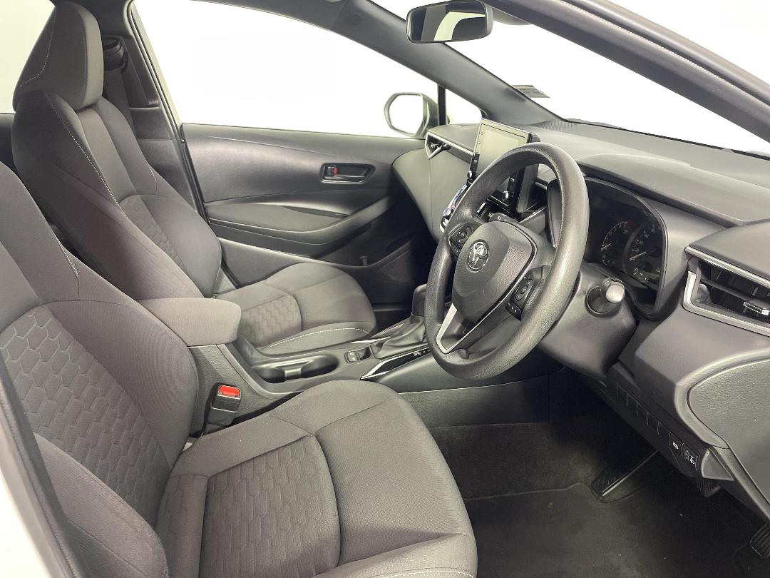 Photo '16' of Toyota Corolla Photo '16' of Toyota Corolla