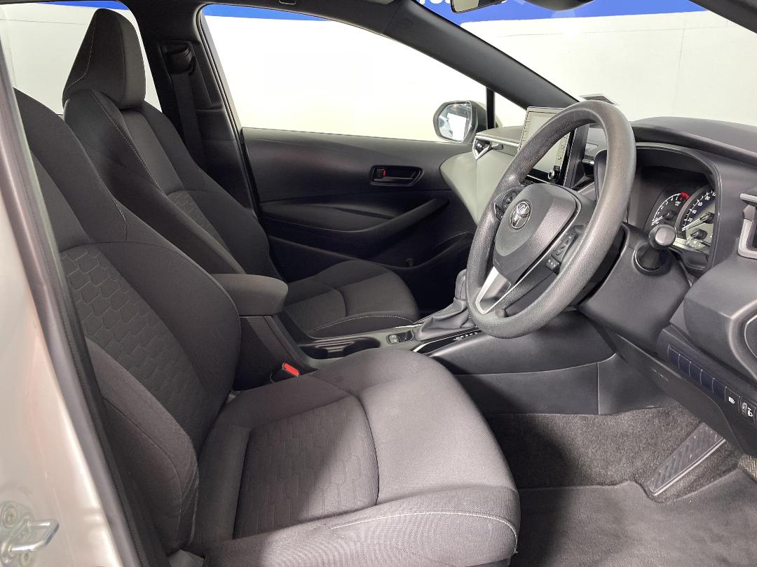 Photo '16' of Toyota Corolla Photo '16' of Toyota Corolla