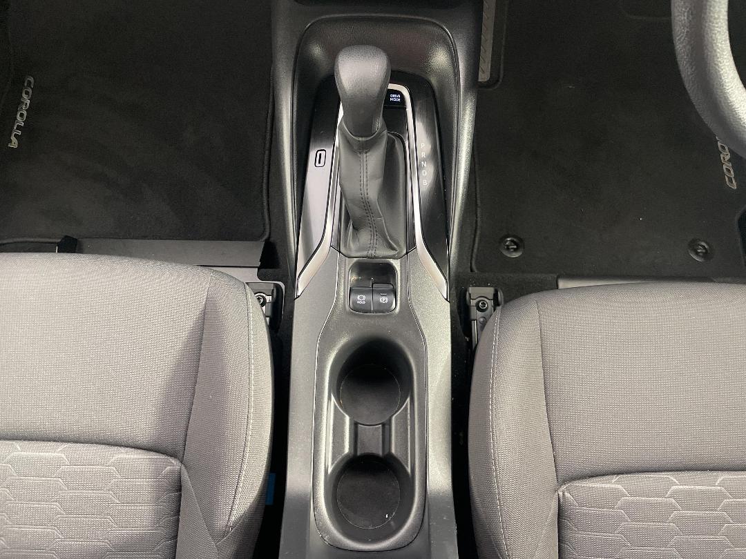 Photo '18' of Toyota Corolla