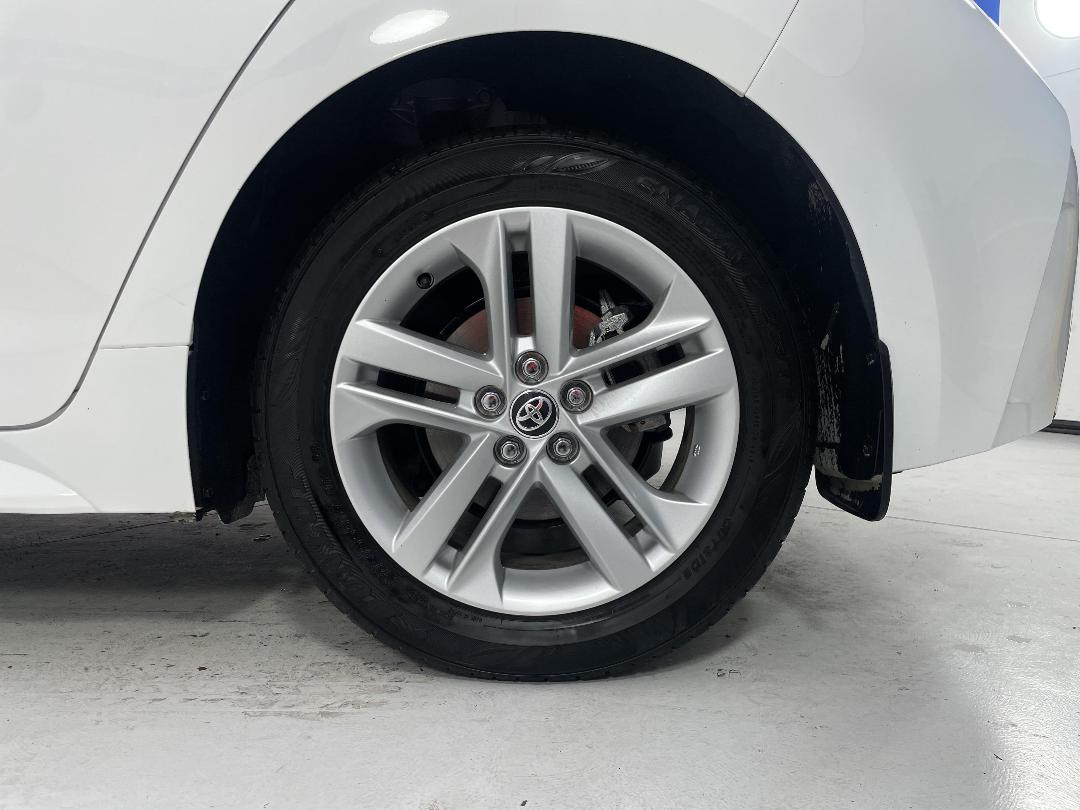 Photo '11' of Toyota Corolla