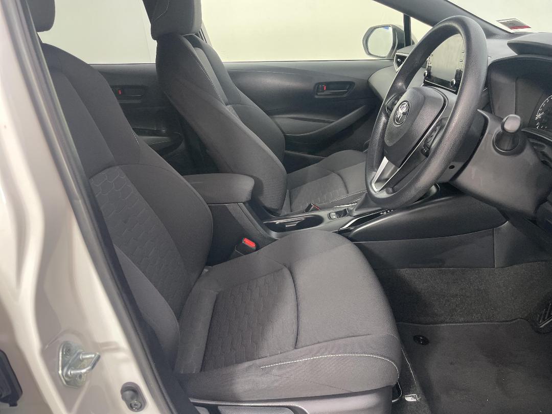 Photo '16' of Toyota Corolla