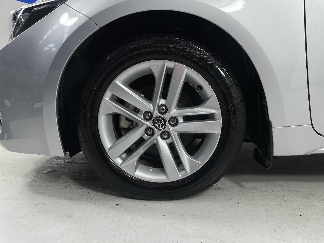 Photo '10' of Toyota Corolla