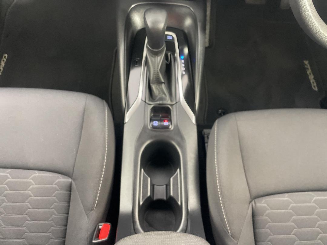 Photo '18' of Toyota Corolla