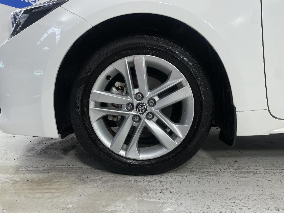 Photo '10' of Toyota Corolla