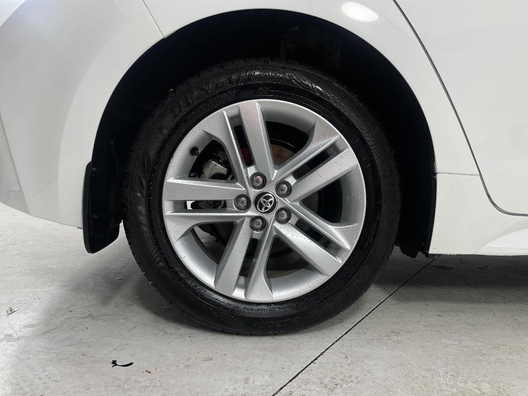 Photo '12' of Toyota Corolla