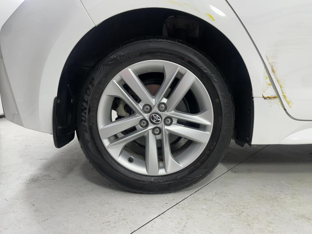 Photo '12' of Toyota Corolla