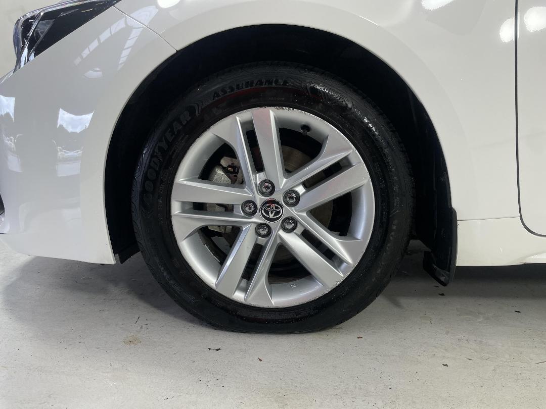 Photo '10' of Toyota Corolla